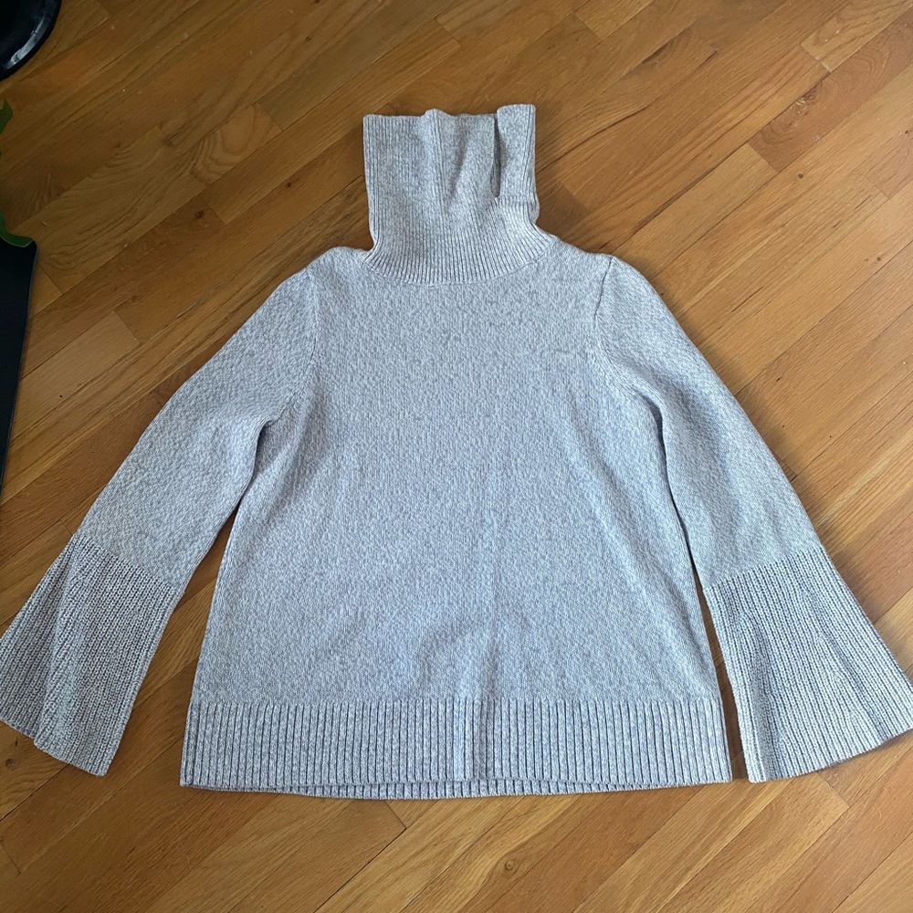 Light gray loft turtleneck sweater w Bell sleeves